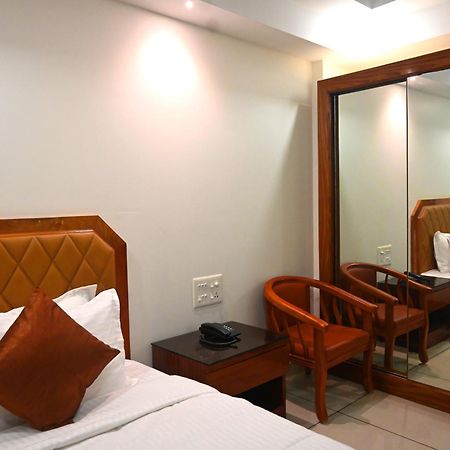 Harley Residency Hotell Kannur Exteriör bild