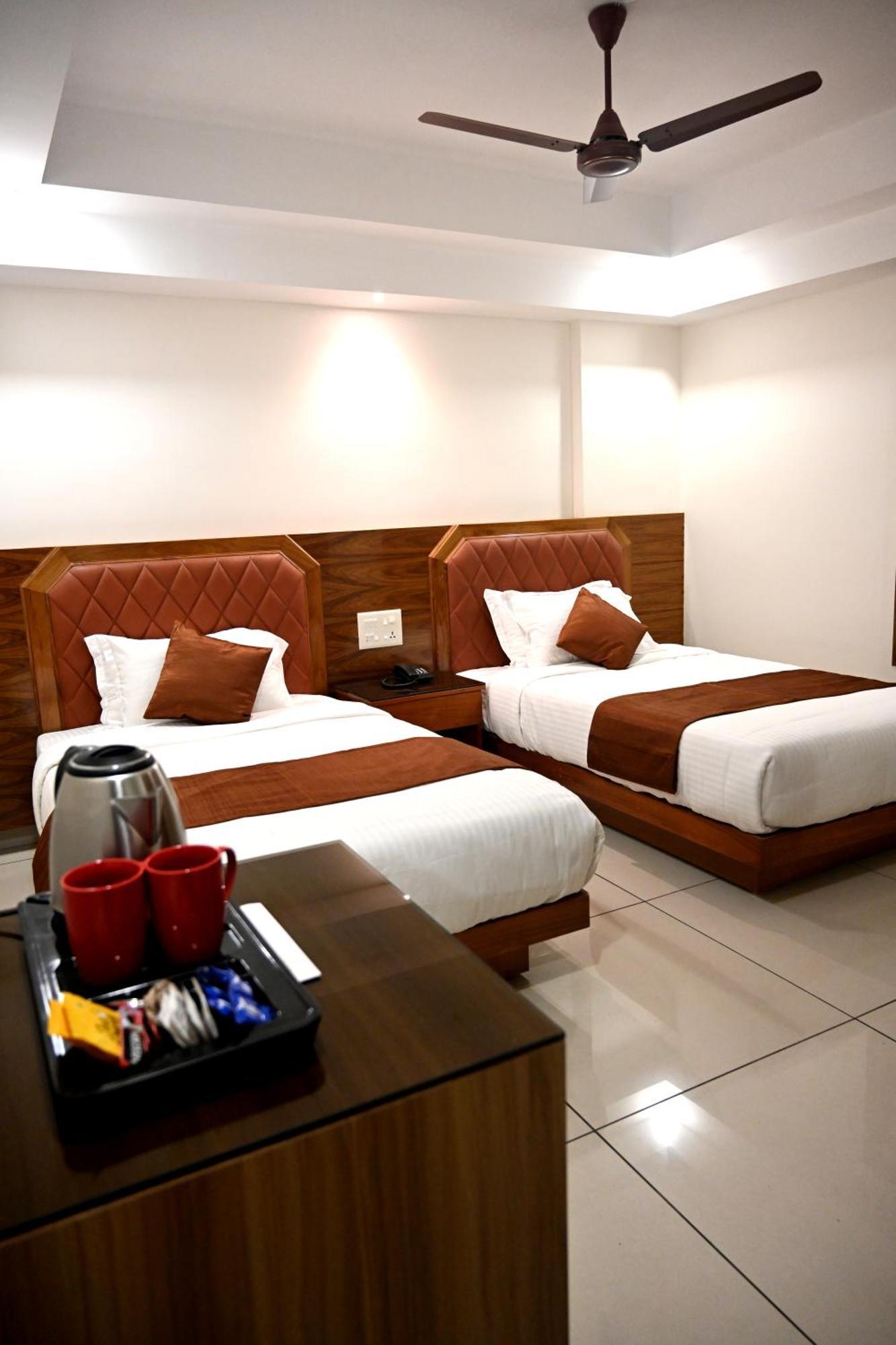 Harley Residency Hotell Kannur Exteriör bild