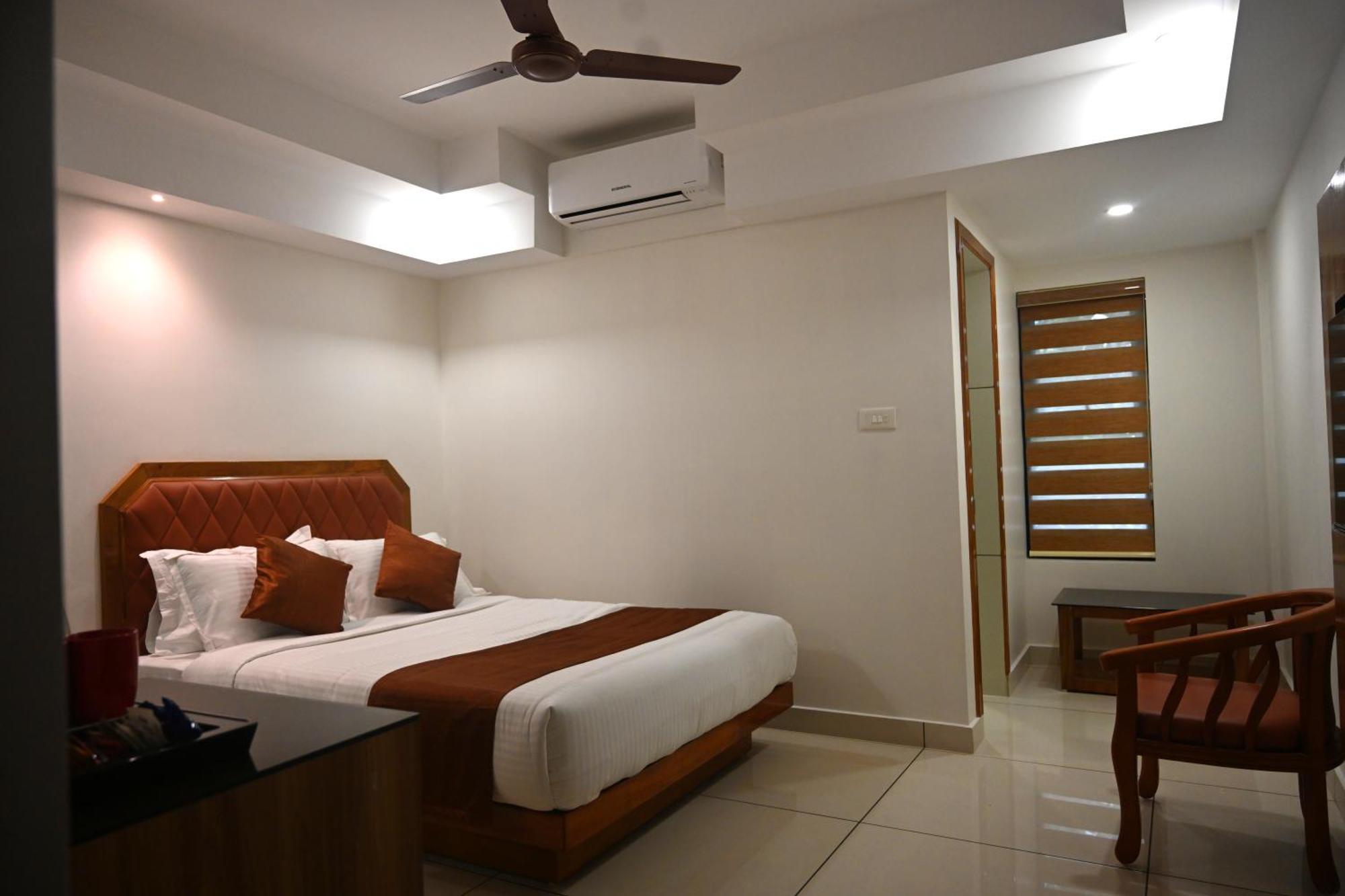 Harley Residency Hotell Kannur Exteriör bild