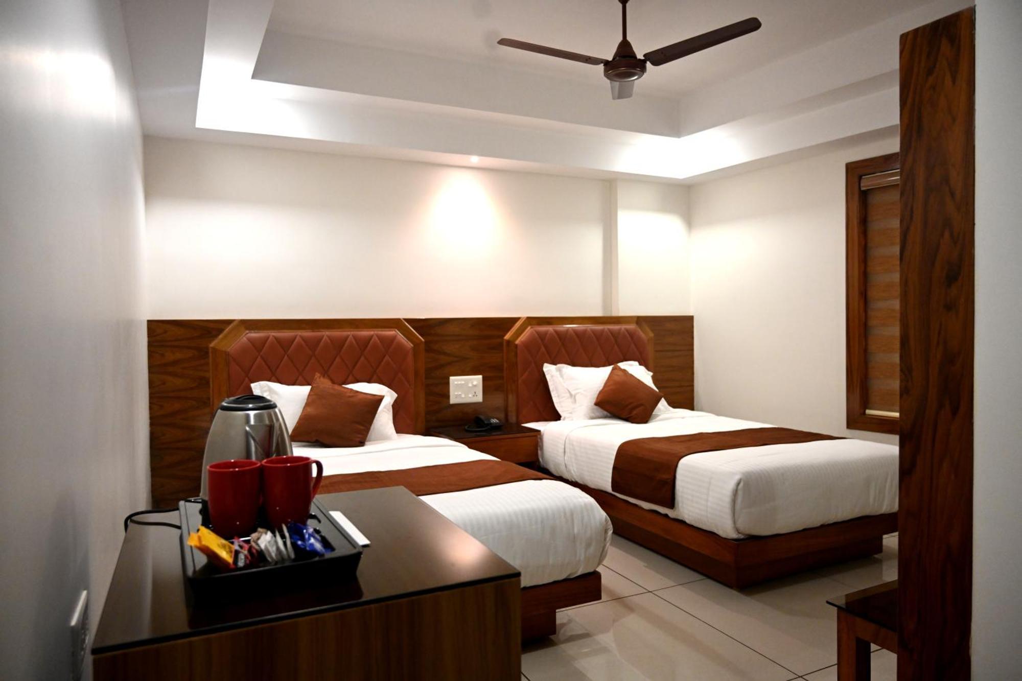 Harley Residency Hotell Kannur Exteriör bild