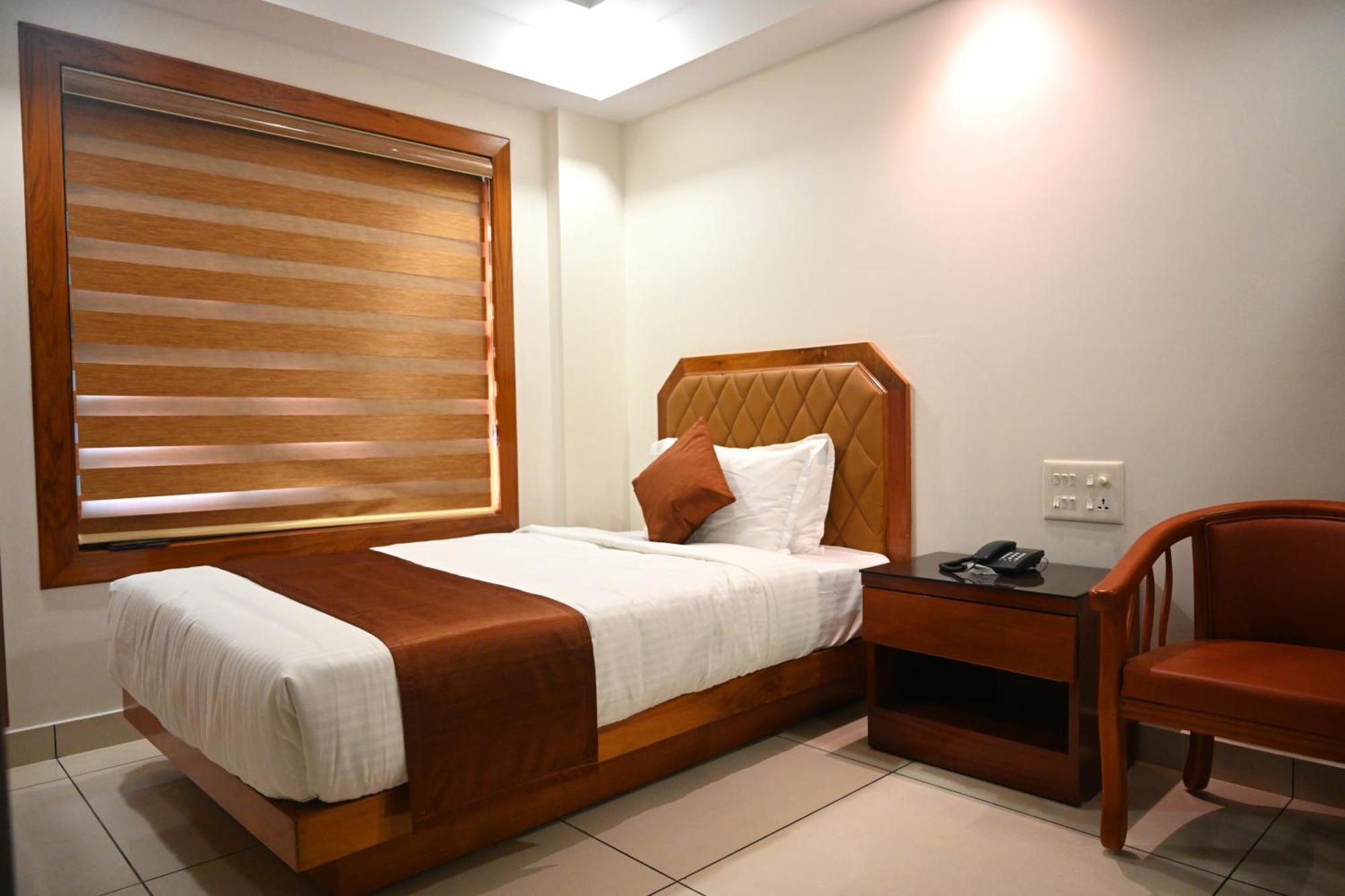 Harley Residency Hotell Kannur Exteriör bild