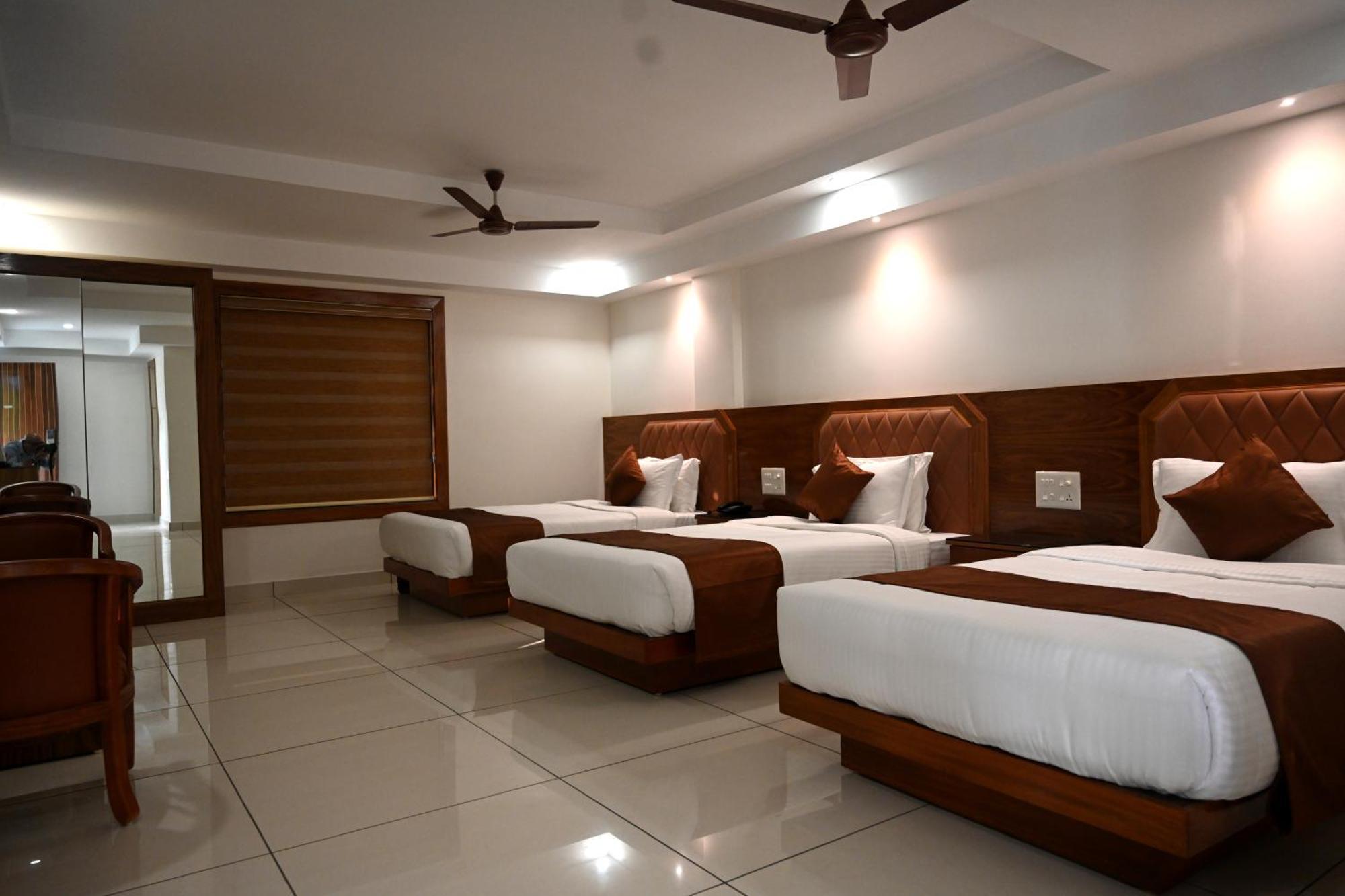 Harley Residency Hotell Kannur Exteriör bild